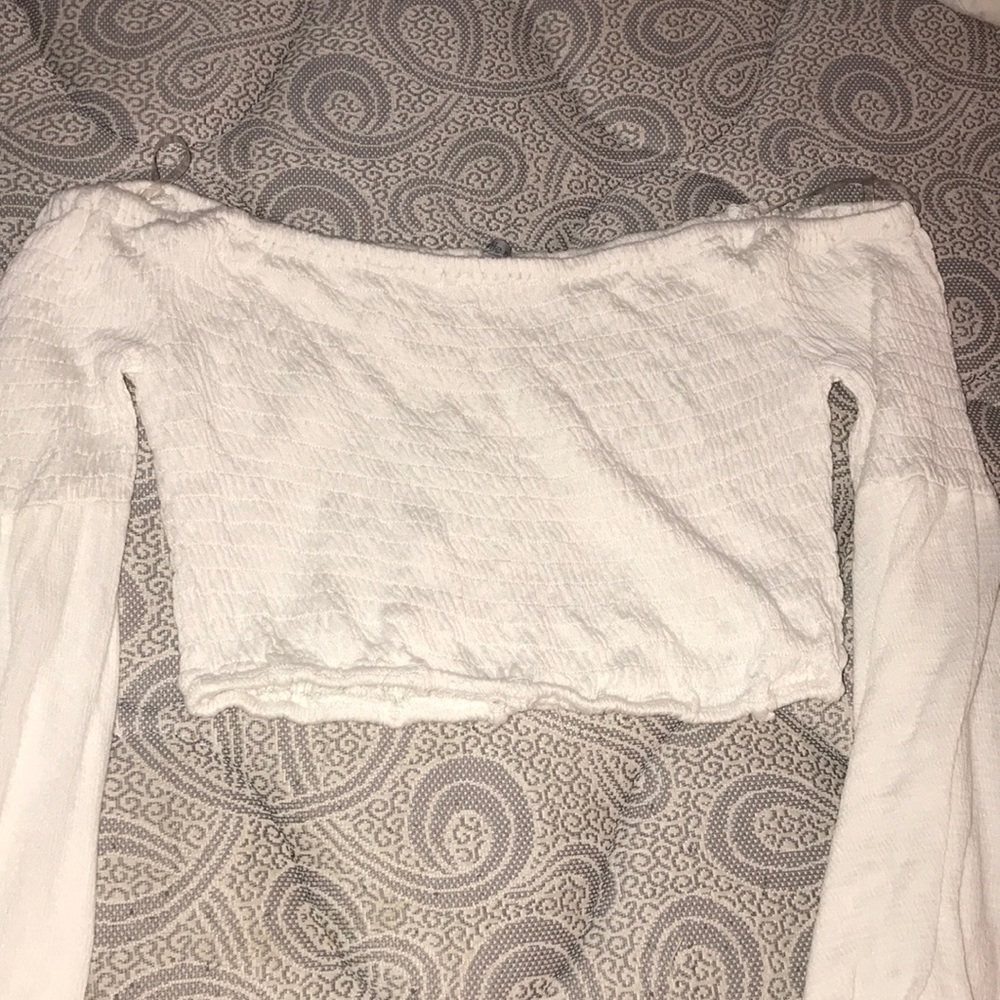White long sleeve crop